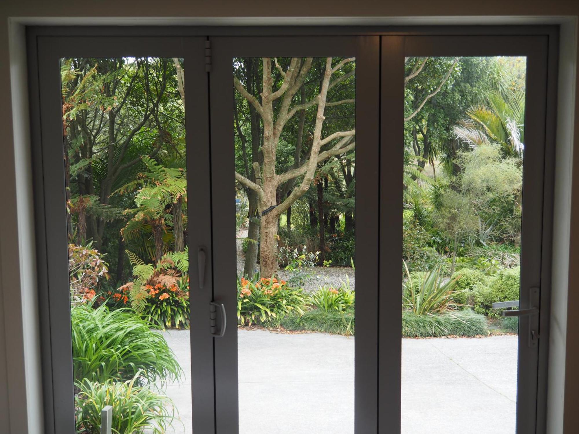 Uniqueness Hotel ตาอูรังกา ภายนอก รูปภาพ
